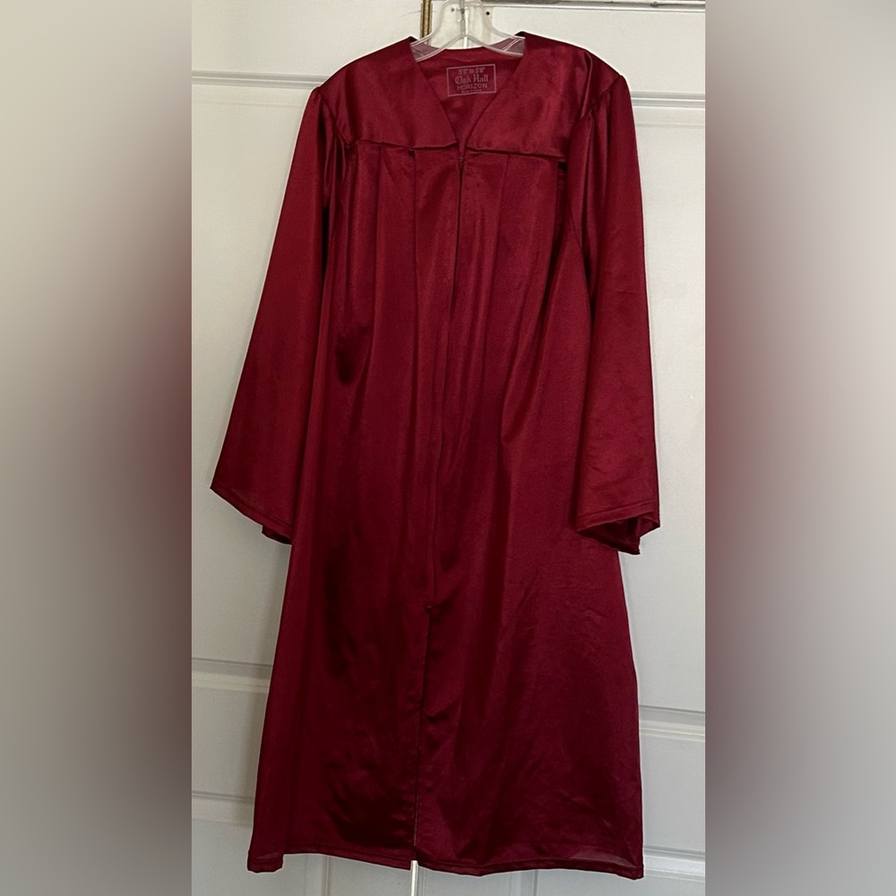 Maroon Graduation Oak Hall Horizon Gown with Zipper for heights 5’6 to 5’8